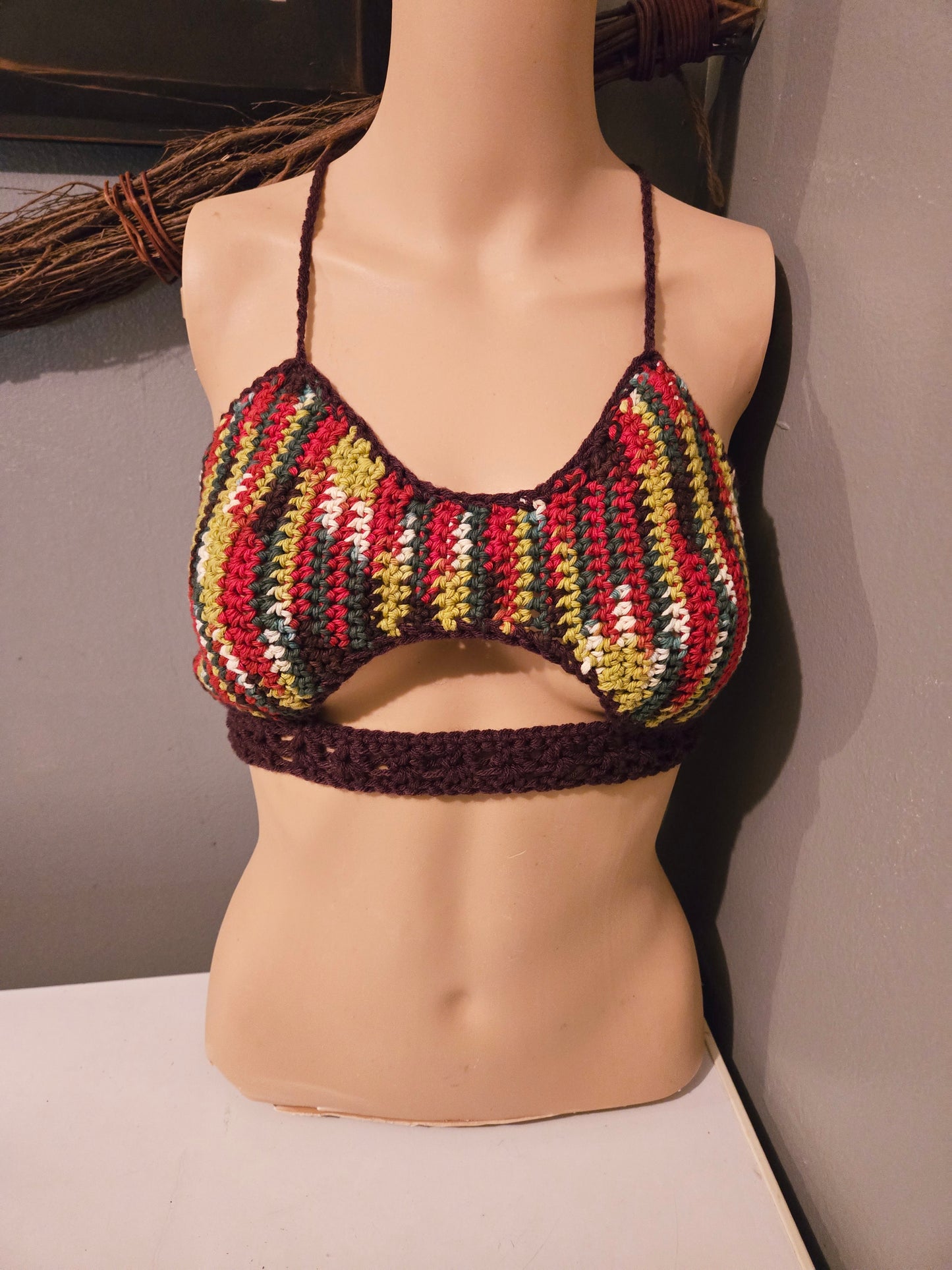 Sneak a peek top (passioknit kelsie pattern)